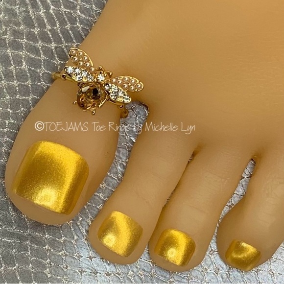 BIG TOE RING Queen Bee Gold Crystal, Pearls, Golden Beads Elastic Stretch Ring - Picture 2 of 2